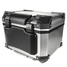 Cargar imagen en el visor de la galería, CAJUELA CUADRADA 45L PLÁSTICO TECHX2 PLATA/NEGRO C/ RESPALDO Y SEGURO ANTIROBO MOD. SG-530