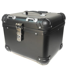 Cargar imagen en el visor de la galería, CAJUELA CUADRADA 45L PLÁSTICO TECHX2 NEGRA C/ RESPALDO Y SEGURO ANTIROBO SG-560