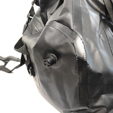 Cargar imagen en el visor de la galería, MALETA IMPERMEABLE TECHX2 MOD. DR42 NEGRA 60L(VALVULA DE VENTILACIÓN)