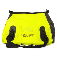 Cargar imagen en el visor de la galería, MALETA IMPERMEABLE TECHX2 MOD. DR42 AMARILLO FLUORESCENTE/NEGRO 60L(VALVULA DE VENTILACIÓN)